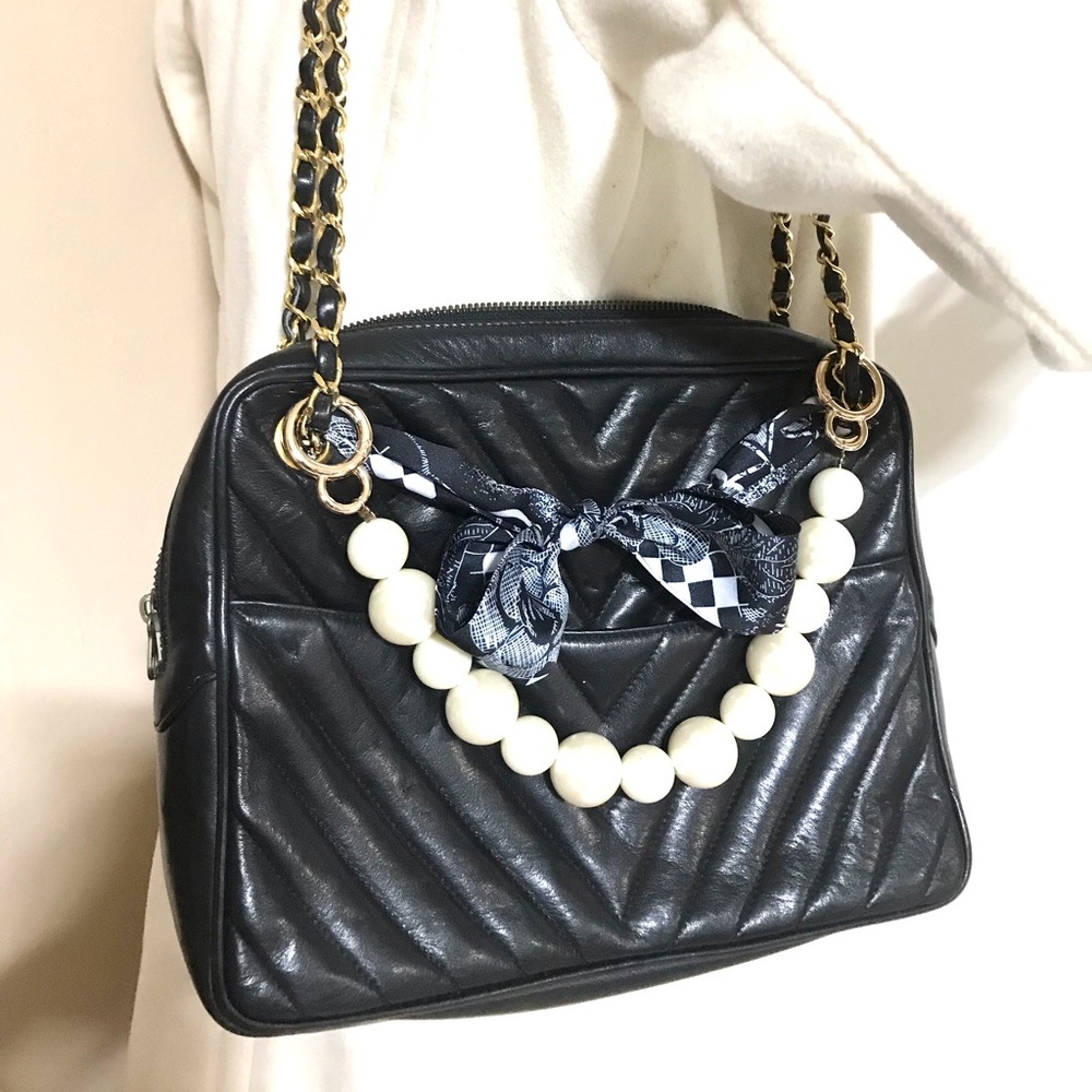 💎 CHANEL 💎 chevron lambskin zipper tote - Picture 10 of 15